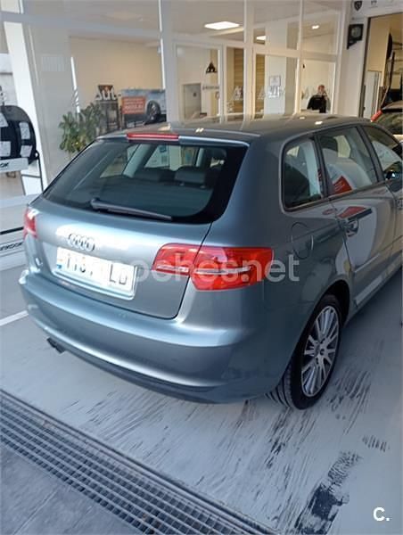 Usado Audi A3 Attraction 160 CV (117 kW) 2009 Gris / plata Berlina