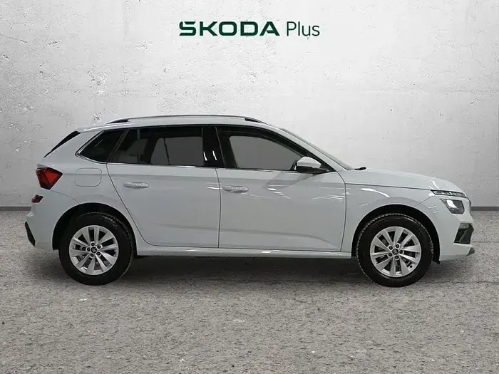 Usado Skoda Kamiq Selection 115 CV (84 kW) 2025 Blanco SUV