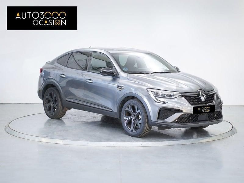 Usado Renault Arkana RS Line 160 CV (117 kW) 2023 Gris / plata SUV