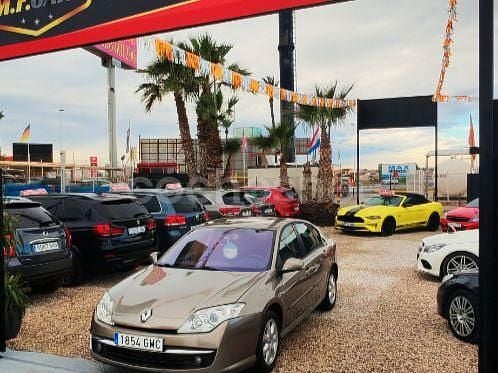 Usado Renault Laguna III Expression 110 CV (80 kW) 2009 Marrón Berlina