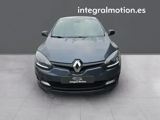 Usado Renault Mégane III LIMITED 115 CV (84 kW) 2015 Gris