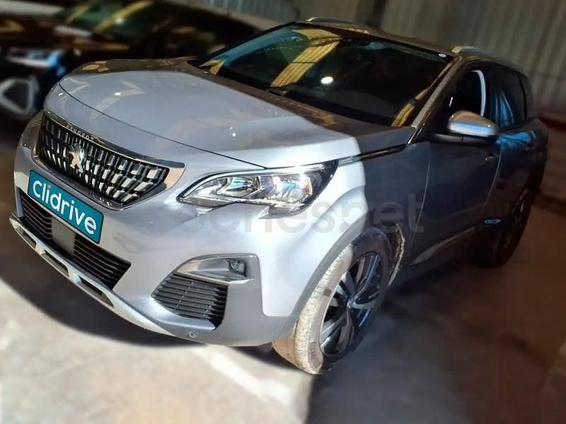 Usado Peugeot 3008 Allure 130 CV (95 kW) 2020 Gris / plata SUV