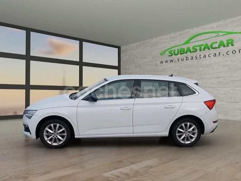 Blanco Usado 2020 Skoda Scala Ambition Utilitario | 11.300 € - Imagen 1/4