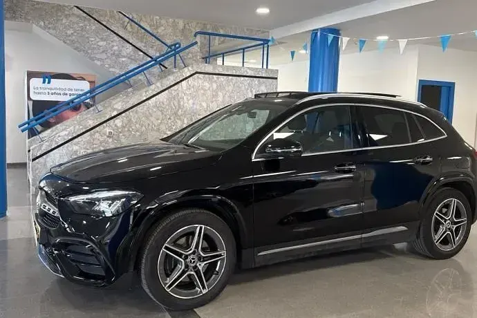 Usado Mercedes GLA200 163 CV (119 kW) 2024 SUV