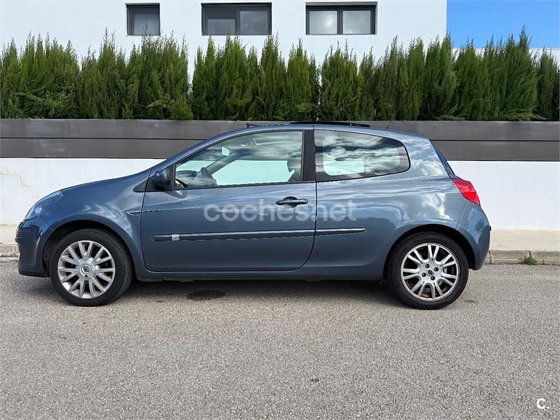 Azul Usado 2005 Renault Clio II Privilege Berlina | 4500 € (Precio justo) - Imagen 1/4