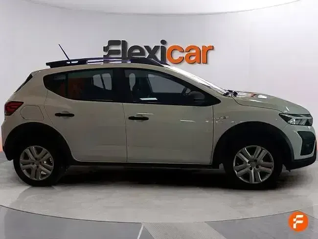 Usado Dacia Sandero Essentiel 101 CV (74 kW) 2024 Blanco Berlina
