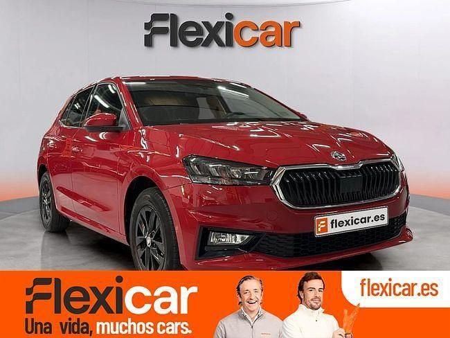 Usado Skoda Fabia Selection 80 CV (58 kW) 2024 Rojo Berlina