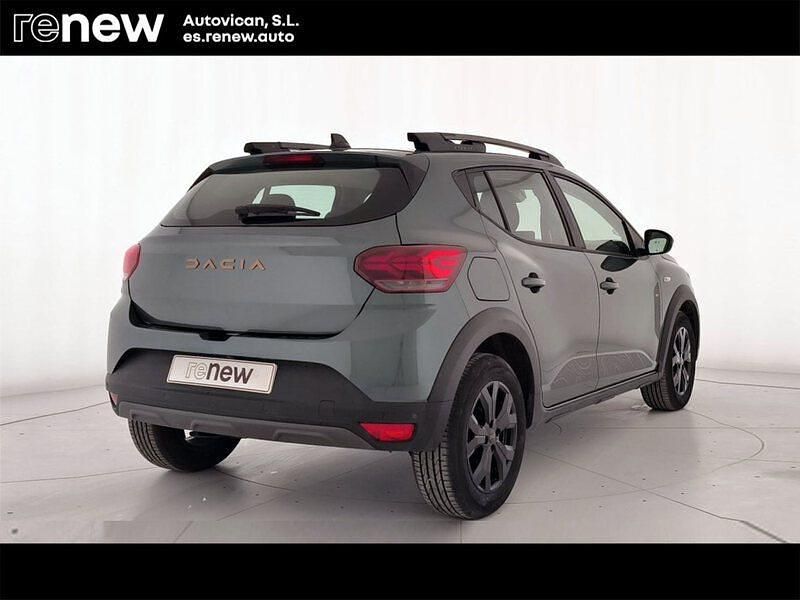 Usado Dacia Sandero Extreme 100 CV (73 kW) 2025 Verde Berlina