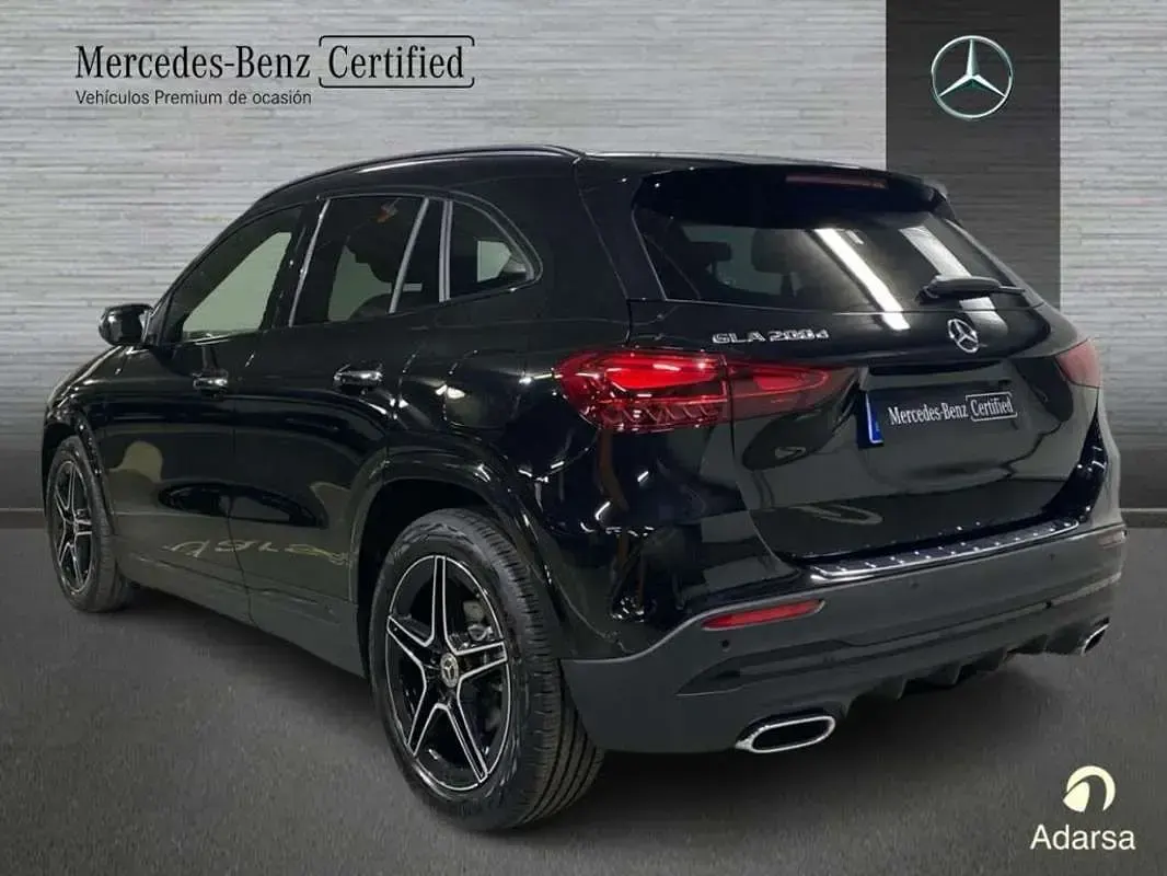 Usado Mercedes GLA200 AMG line 150 CV (110 kW) 2024 SUV