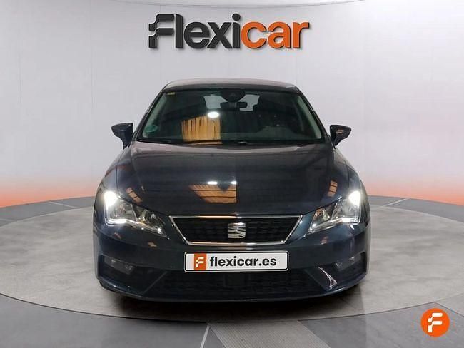 Usado Seat Leon Style 130 CV (95 kW) 2020 Azul Familiar