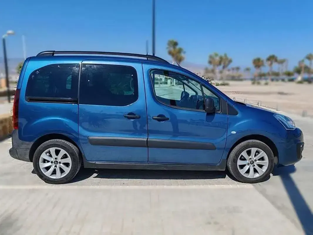 Usado Citroën e-Berlingo Live 99 CV (72 kW) 2017 Azul Van