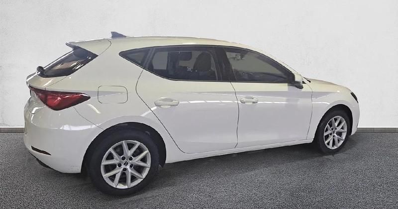 Usado Seat Leon Reference 115 CV (84 kW) 2021