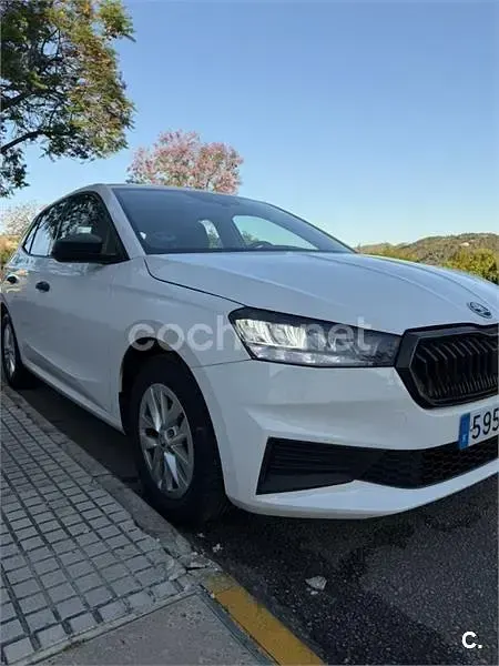 Usado Skoda Fabia Selection 80 CV (58 kW) 2024 Blanco Utilitario