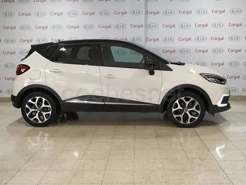 Usado Renault Captur Zen 90 CV (66 kW) 2019 Beige SUV