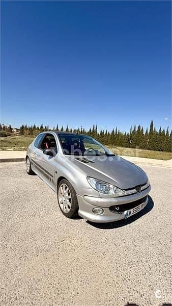 Usado Peugeot 206 GTi 138 CV (101 kW) 2000 Gris / plata Berlina