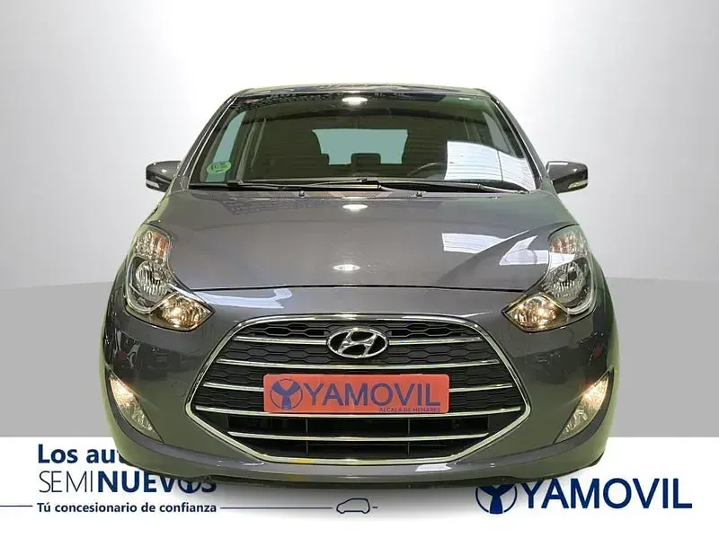 Usado Hyundai ix20 126 CV (92 kW) 2017 Gris / plata Utilitario
