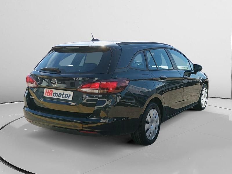 Usado Opel Astra S 110 CV (80 kW) 2020 Negro Familiar