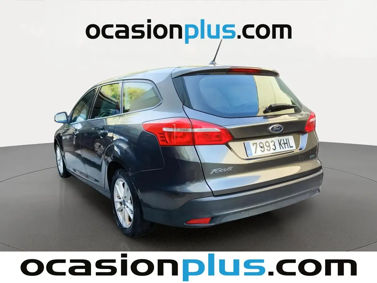 Usado Ford Focus Trend+ 125 CV (91 kW) 2018 Gris Monovolumen