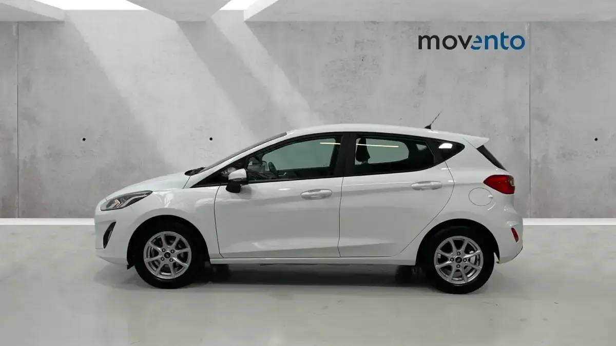 Usado Ford Fiesta Trend 85 CV (62 kW) 2019 Blanco Utilitario