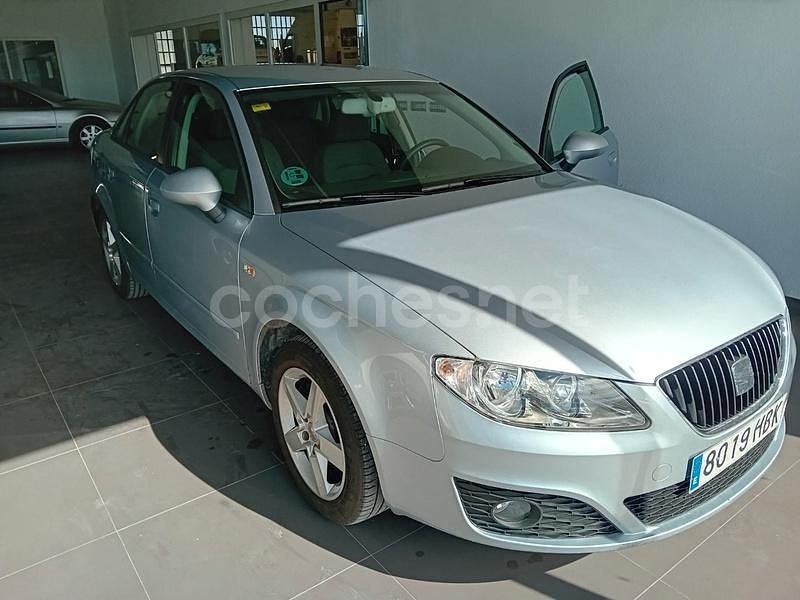 Usado Seat Exeo Reference 120 CV (88 kW) 2011 Gris / plata Berlina