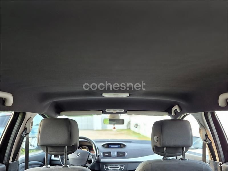 Usado Renault Mégane GrandTour Privilege 130 CV (95 kW) 2013 Negro Familiar