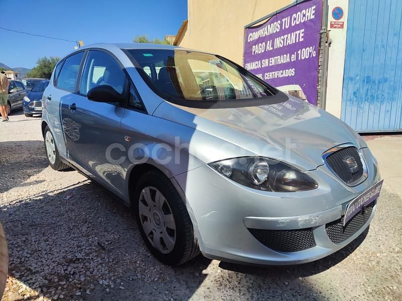 Gris / plata Usado 2005 Seat Altea Reference Monovolumen | 4499 € (Buen precio) - Imagen 1/4