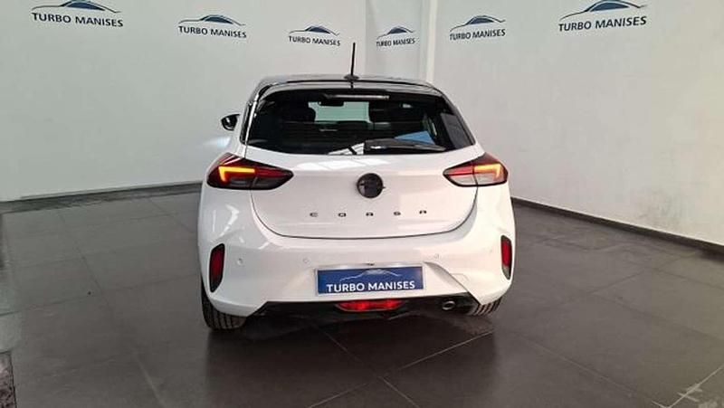Usado Opel Corsa GS Line 101 CV (74 kW) 2024 Blanco Utilitario