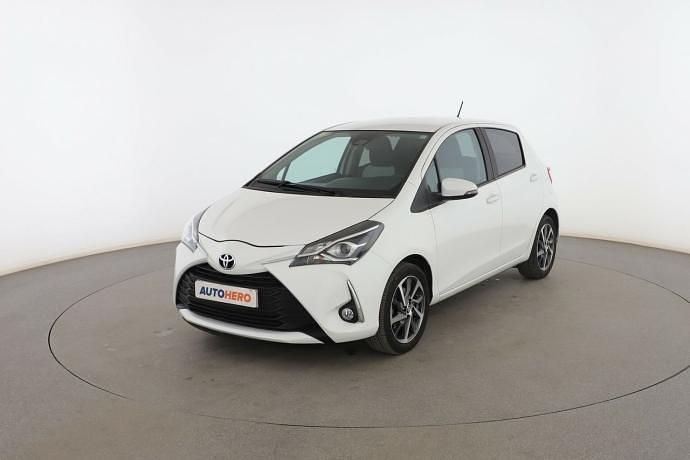 Usado Toyota Yaris Active 111 CV (81 kW) 2020 Blanco Berlina