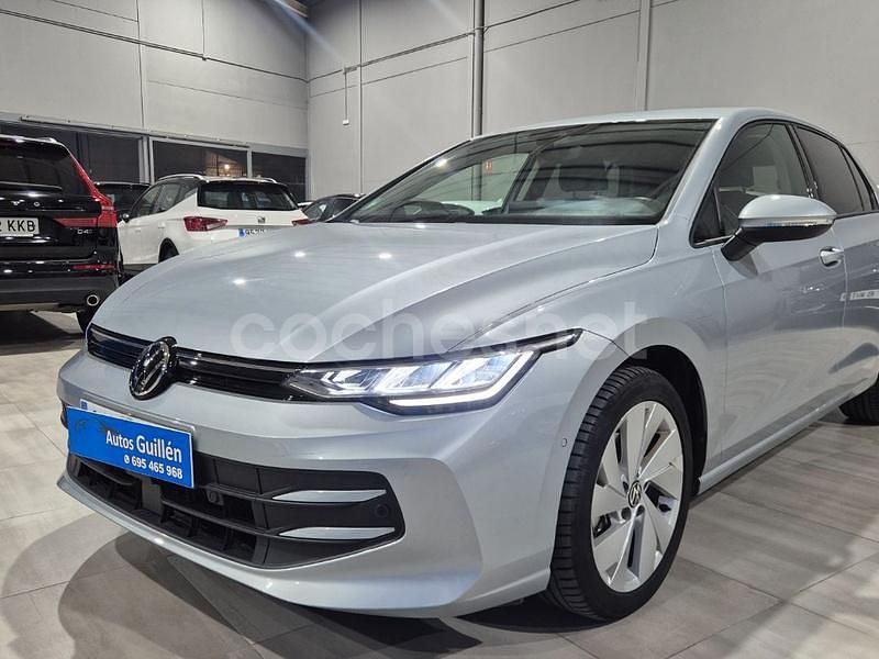 Gris / plata Usado 2025 VW Golf VIII Berlina | 28.500 € (Precio justo) - Imagen 1/4