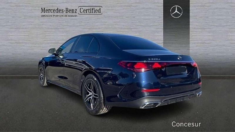 Usado Mercedes E220 197 CV (144 kW) 2025 Azul Berlina