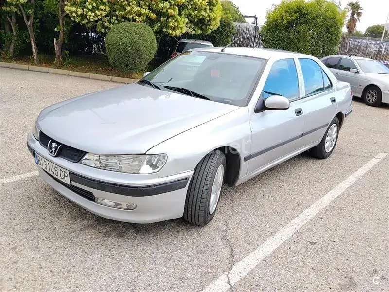 Usado Peugeot 406 112 CV (82 kW) 1999 Gris / plata Berlina
