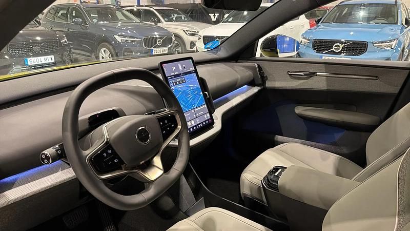 Usado Volvo EX30 Plus 200 kW (272 CV) 2024 SUV