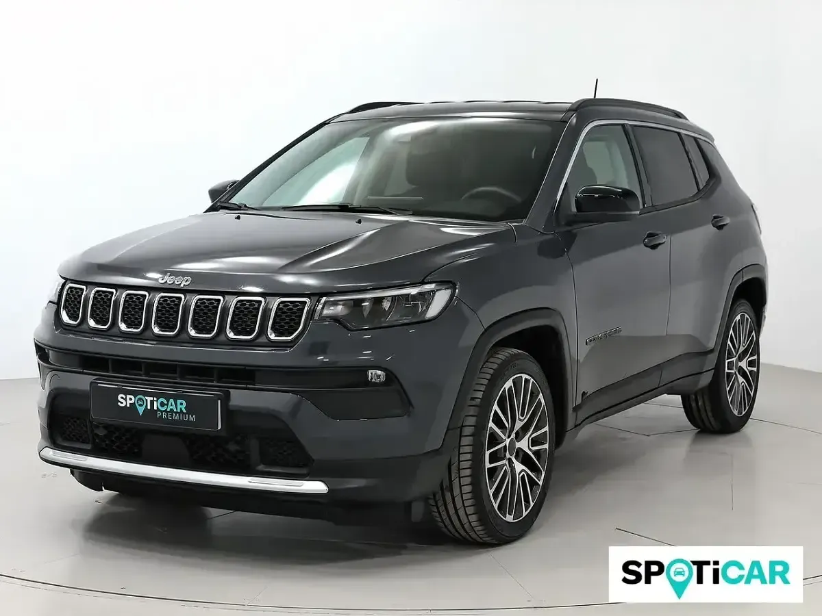 Usado Jeep Compass Limited 131 CV (96 kW) 2022 Gris SUV