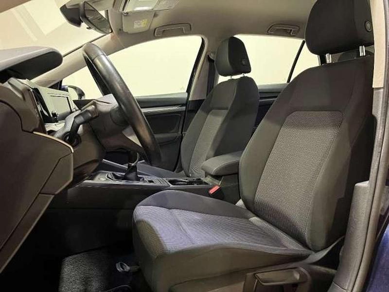 Usado VW Golf VIII 110 CV (80 kW) 2021 Azul Utilitario