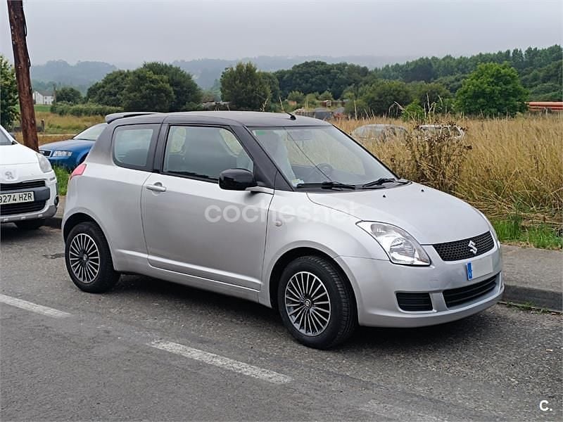 Gris / plata Usado 2009 Suzuki Swift GL Berlina | 4500 € (Precio justo) - Imagen 1/4