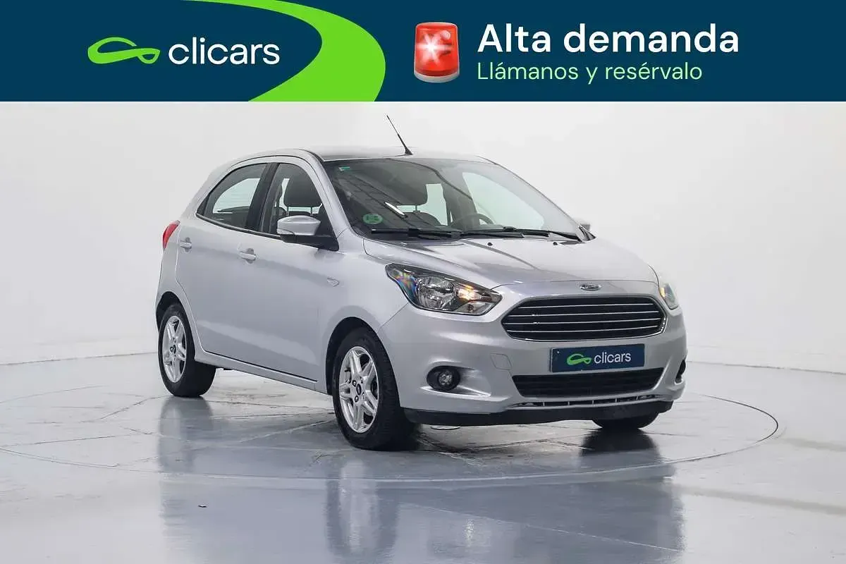 Usado Ford Ka Plus Ultimate 86 CV (63 kW) 2018 Gris Utilitario