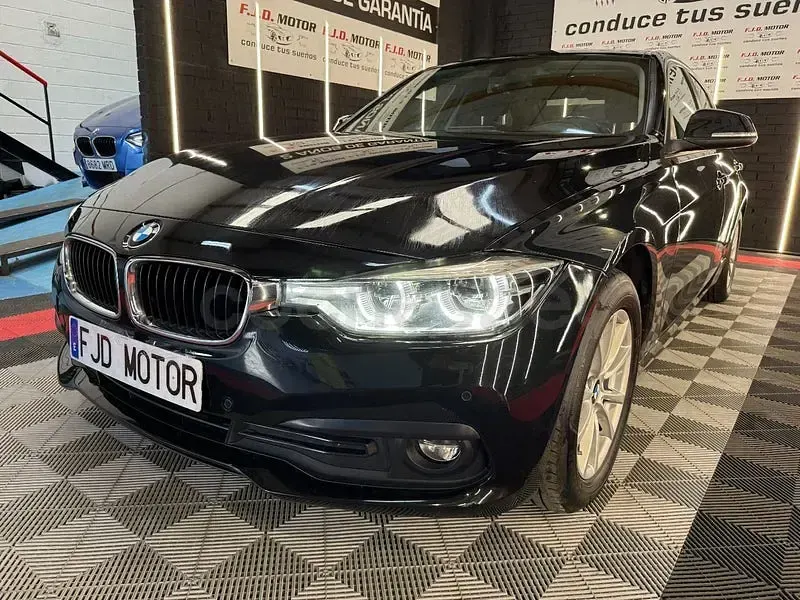 Usado BMW 318 150 CV (110 kW) 2017 Negro Berlina