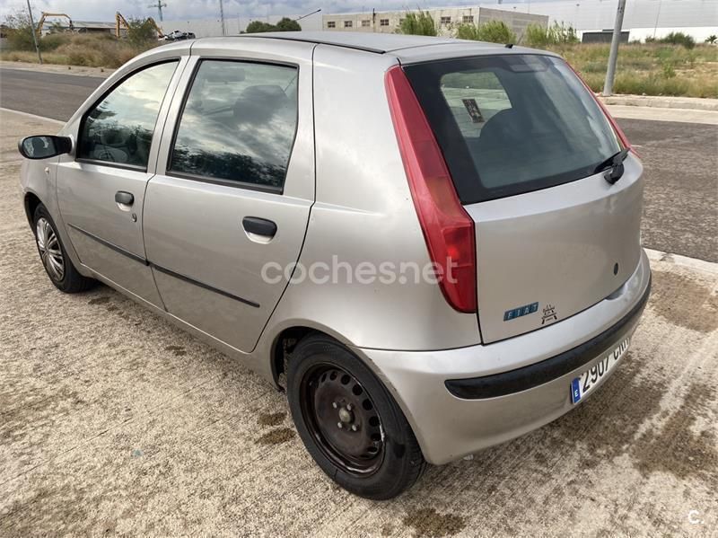 Gris / plata Usado 2004 Fiat Punto Dynamic Utilitario | 2500 € (Precio justo) - Imagen 1/4