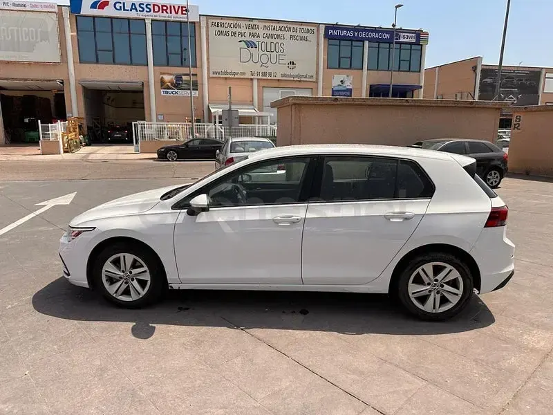Usado VW Golf VIII 115 CV (84 kW) 2022 Blanco Berlina
