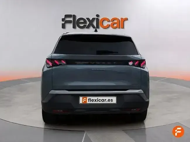 Usado Peugeot 5008 GT 136 CV (100 kW) 2024 Gris SUV