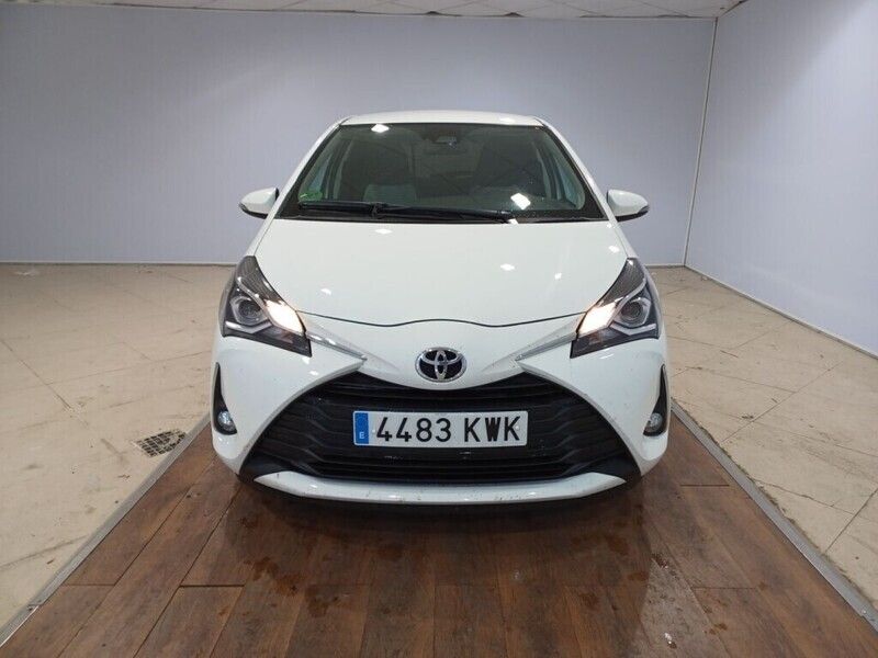 Usado Toyota Yaris Active 111 CV (81 kW) 2019 Blanco Berlina