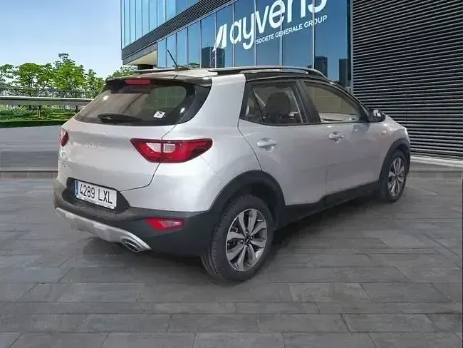 Usado Kia Stonic Plus 101 CV (74 kW) 2022 Plateado SUV