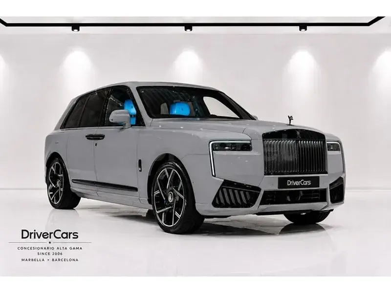 Nuevo Rolls Royce Cullinan 571 CV (419 kW) 2026 Gris / plata SUV