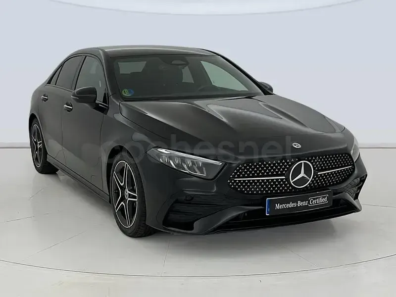 Usado Mercedes A180 136 CV (100 kW) 2024 Negro Berlina