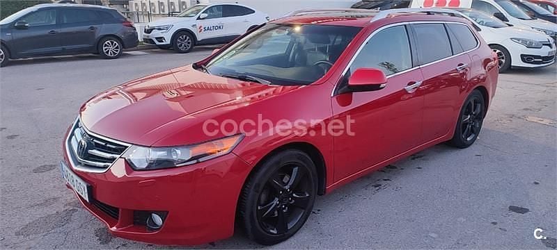 Usado Honda Accord Executive 150 CV (110 kW) 2010 Rojo Familiar