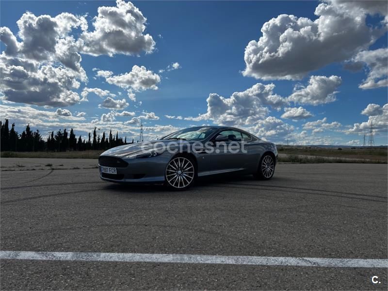 Gris / plata Usado 2006 Aston Martin DB9 Coupe | 49.200 € - Imagen 1/4