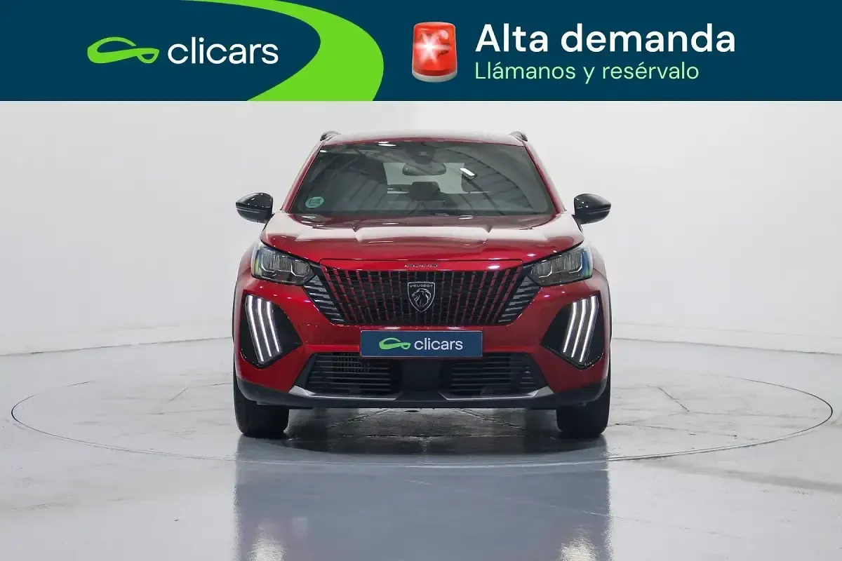 Usado Peugeot 2008 Allure 100 CV (73 kW) 2025 Rojo SUV