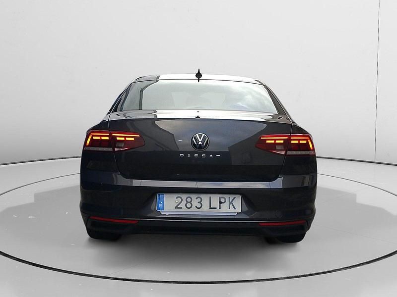Usado VW Passat 122 CV (89 kW) 2021 Berlina