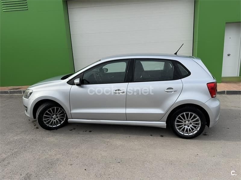 Gris / plata Usado 2010 VW Polo Berlina | 4550 € (Precio justo) - Imagen 1/4