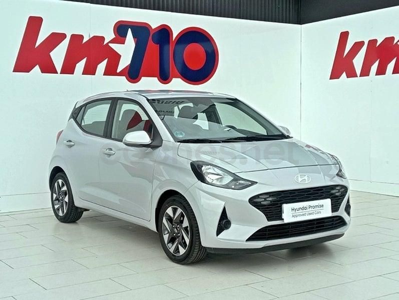 Usado Hyundai i10 63 CV (46 kW) 2025 Gris / plata Utilitario